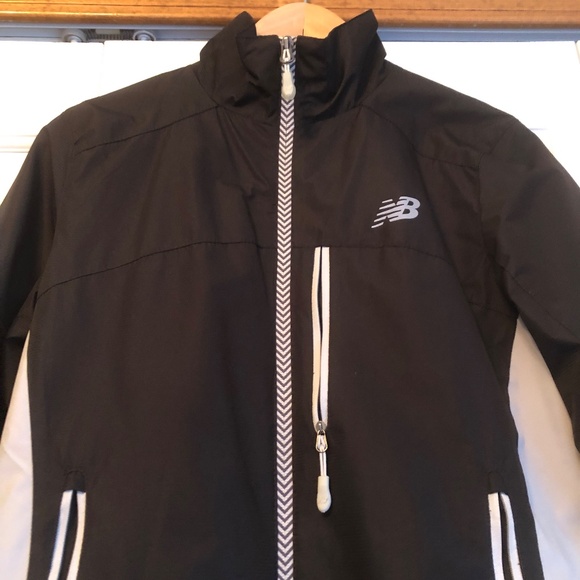 Women's New Balance Jacket Size S Like New Black w/zippered pockets - Picture 3 of 14
